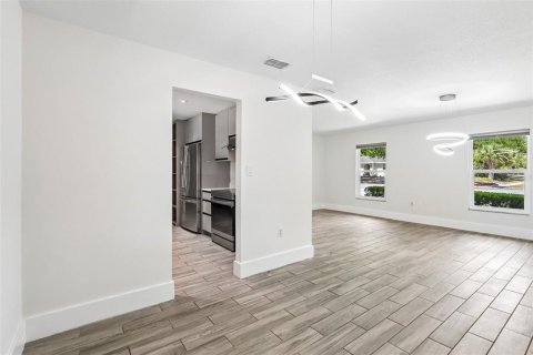 House in Orlando, Florida 3 bedrooms, 152.17 sq.m. № 2093392 - photo 7