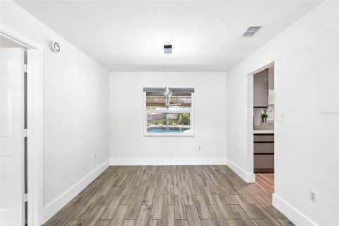 House in Orlando, Florida 3 bedrooms, 152.17 sq.m. № 2093392 - photo 10