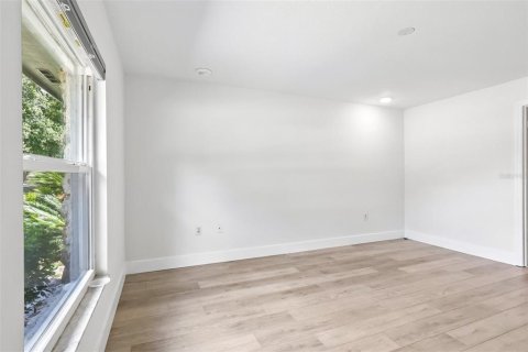 House in Orlando, Florida 3 bedrooms, 152.17 sq.m. № 2093392 - photo 22