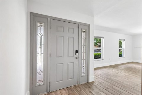 House in Orlando, Florida 3 bedrooms, 152.17 sq.m. № 2093392 - photo 4