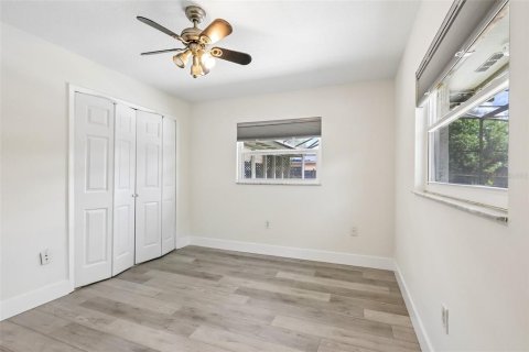 House in Orlando, Florida 3 bedrooms, 152.17 sq.m. № 2093392 - photo 28