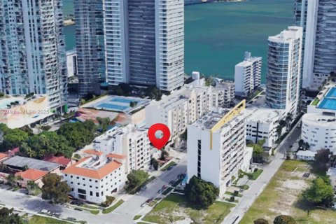 Купить коммерческую недвижимость в Майами, Флорида № 2020922 - фото 3