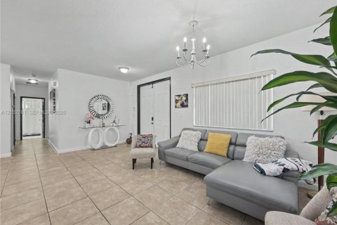 Casa en venta en Homestead, Florida, 3 dormitorios, 152.45 m2 № 2066423 - foto 6