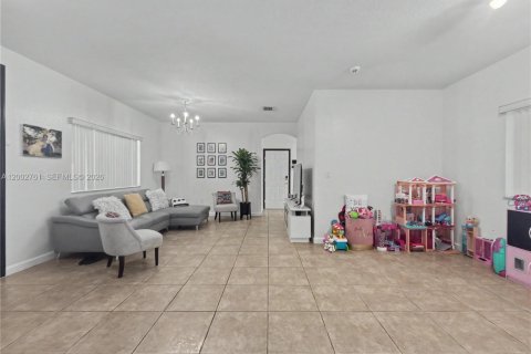 Casa en venta en Homestead, Florida, 3 dormitorios, 152.45 m2 № 2066423 - foto 8