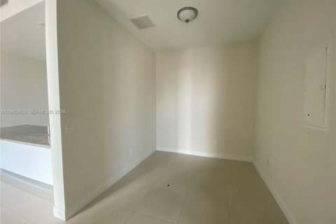 Снять в аренду кондоминиум в Майами, Флорида 1 спальня, 78.78м2, № 1998058 - фото 4