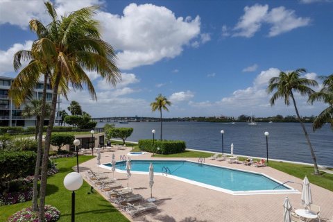 Condominio en venta en Palm Beach, Florida, 2 dormitorios, 165.37 m2 № 2147062 - foto 25