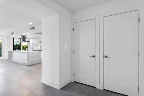 Condominio en venta en Palm Beach, Florida, 2 dormitorios, 165.37 m2 № 2147062 - foto 2