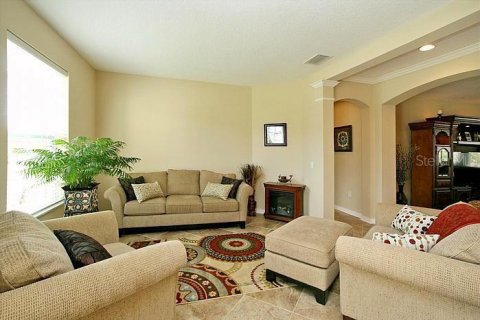 House in Clermont, Florida 3 bedrooms, 294.04 sq.m. № 2225637 - photo 8
