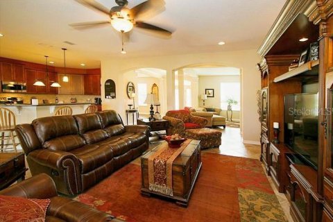 House in Clermont, Florida 3 bedrooms, 294.04 sq.m. № 2225637 - photo 6