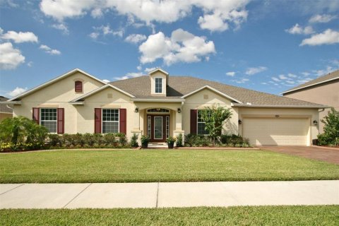 House in Clermont, Florida 4 bedrooms, 294.04 sq.m. № 2225637