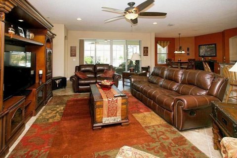 House in Clermont, Florida 3 bedrooms, 294.04 sq.m. № 2225637 - photo 10