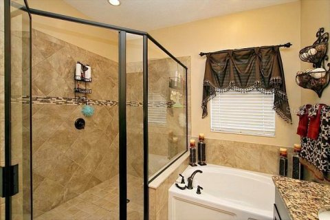 House in Clermont, Florida 3 bedrooms, 294.04 sq.m. № 2225637 - photo 19