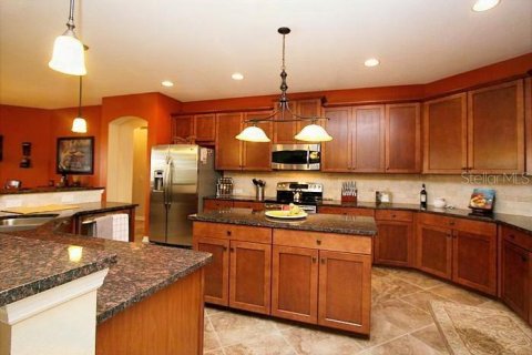 House in Clermont, Florida 3 bedrooms, 294.04 sq.m. № 2225637 - photo 3