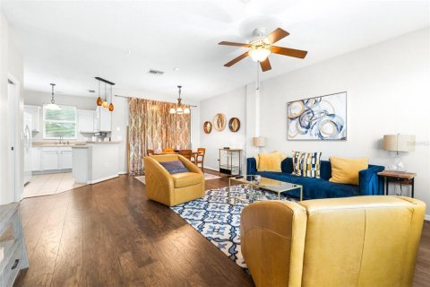 Townhouse in Valrico, Florida 2 bedrooms, 106.09 sq.m. № 1883348 - photo 15