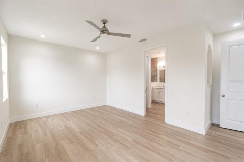 Villa ou maison à vendre à Palm Bay, Floride: 4 chambres, 179.86 m2 № 2390891 - photo 14