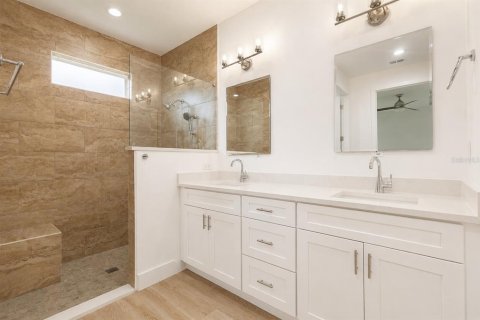 Villa ou maison à vendre à Palm Bay, Floride: 4 chambres, 179.86 m2 № 2390891 - photo 16