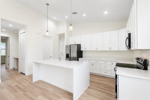Villa ou maison à vendre à Palm Bay, Floride: 4 chambres, 179.86 m2 № 2390891 - photo 6