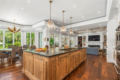 Casa en venta en Longboat Key, Florida, 5 dormitorios, 569.03 m2 № 1391289 - foto 8