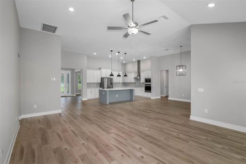 House in Hudson, Florida 3 bedrooms, 278.24 sq.m. № 2148610 - photo 6