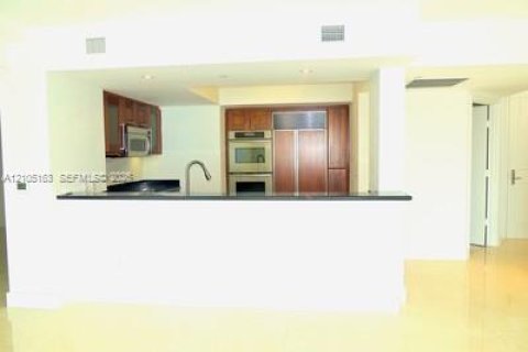 Condo in Aventura, Florida, 2 bedrooms № 2412767 - photo 12