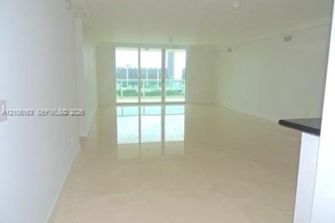 Condo in Aventura, Florida, 2 bedrooms № 2412767 - photo 14