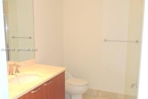Condo in Aventura, Florida, 2 bedrooms № 2412767 - photo 23
