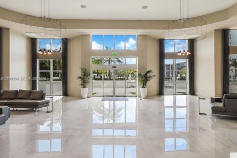 Condo in Aventura, Florida, 2 bedrooms № 2412767 - photo 5
