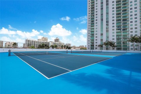 Condo in Aventura, Florida, 2 bedrooms № 2412767 - photo 20