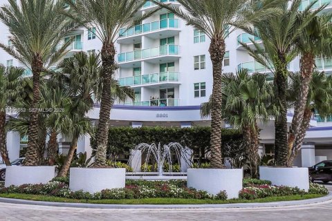 Condo in Aventura, Florida, 2 bedrooms № 2412767 - photo 2