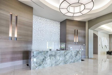 Condo in Aventura, Florida, 2 bedrooms № 2412767 - photo 3