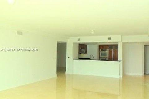Condo in Aventura, Florida, 2 bedrooms № 2412767 - photo 18