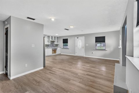 Villa ou maison à vendre à Tampa, Floride: 3 chambres, 136.19 m2 № 2093409 - photo 8