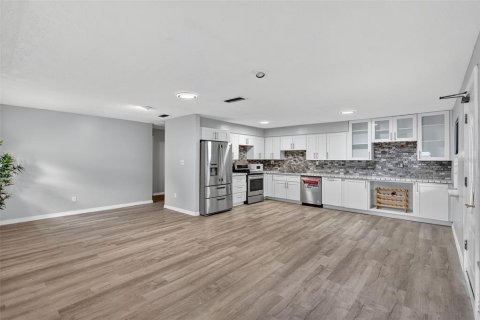 Villa ou maison à vendre à Tampa, Floride: 3 chambres, 136.19 m2 № 2093409 - photo 5