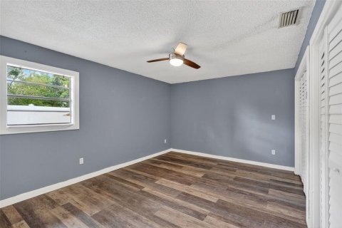 Villa ou maison à vendre à Tampa, Floride: 3 chambres, 136.19 m2 № 2093409 - photo 12