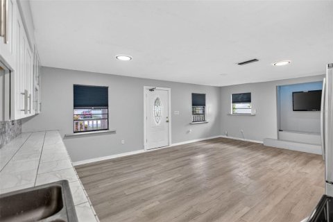 Villa ou maison à vendre à Tampa, Floride: 3 chambres, 136.19 m2 № 2093409 - photo 11