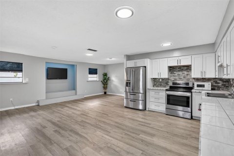 Villa ou maison à vendre à Tampa, Floride: 3 chambres, 136.19 m2 № 2093409 - photo 9