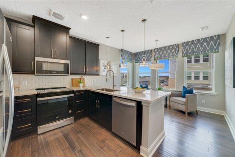 Condominio en venta en Orlando, Florida, 3 dormitorios, 167.69 m2 № 1527713 - foto 4