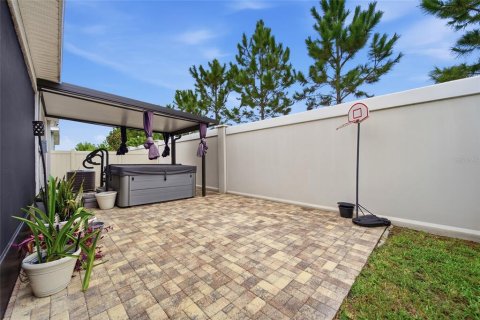 House in Odessa, Florida 3 bedrooms, 140.84 sq.m. № 2408756 - photo 27