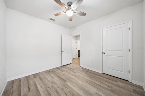 House in Odessa, Florida 3 bedrooms, 140.84 sq.m. № 2408756 - photo 18