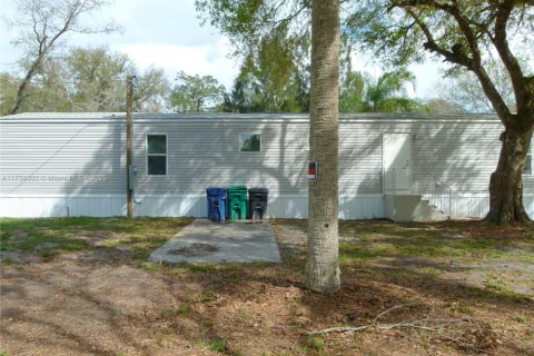 Casa en venta en Okeechobee, Florida, 3 dormitorios, 78.04 m2 № 1693189 - foto 2