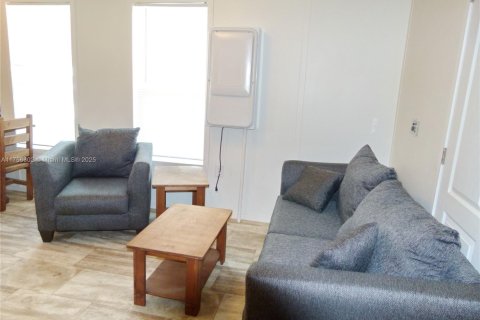 Casa en venta en Okeechobee, Florida, 3 dormitorios, 78.04 m2 № 1693189 - foto 10