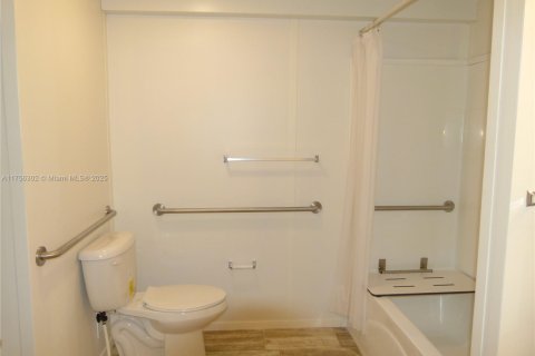 Casa en venta en Okeechobee, Florida, 3 dormitorios, 78.04 m2 № 1693189 - foto 15