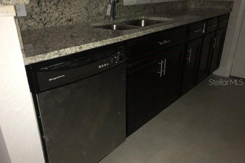 Condo in Orlando, Florida, 1 bedroom  № 1894440 - photo 12