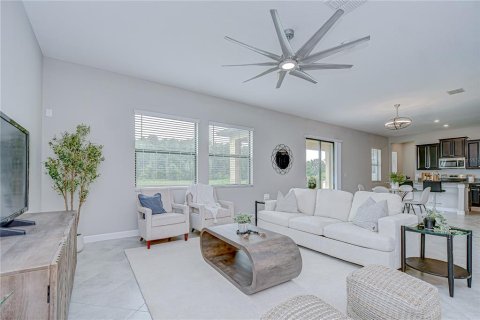 Casa en venta en Wesley Chapel, Florida, 5 dormitorios, 308.99 m2 № 1819053 - foto 18