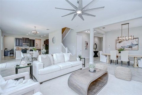 Casa en venta en Wesley Chapel, Florida, 5 dormitorios, 308.99 m2 № 1819053 - foto 19