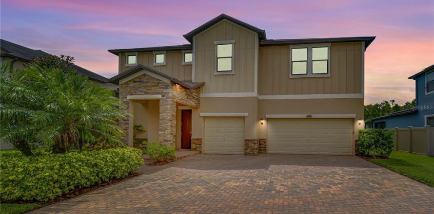 Casa en Wesley Chapel, Florida 5 dormitorios, 308.99 m2 № 1819053