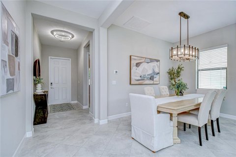 Casa en venta en Wesley Chapel, Florida, 5 dormitorios, 308.99 m2 № 1819053 - foto 13