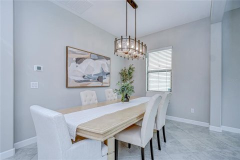 Casa en venta en Wesley Chapel, Florida, 5 dormitorios, 308.99 m2 № 1819053 - foto 14