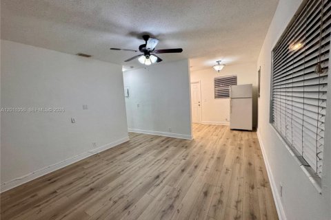 Appartement à louer à North Miami Beach, Floride: 2 chambres № 2076668 - photo 2