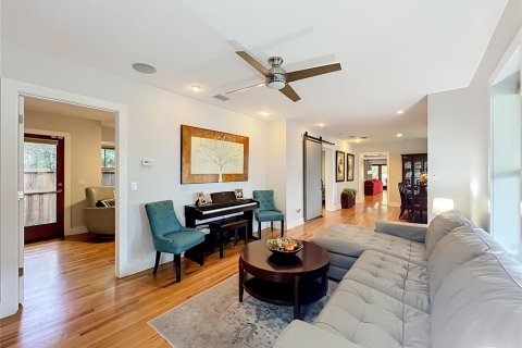 Villa ou maison à vendre à Orlando, Floride: 4 chambres, 289.02 m2 № 2437345 - photo 11